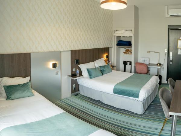 Hôtel Central : photo 1 de la chambre chambre triple confort