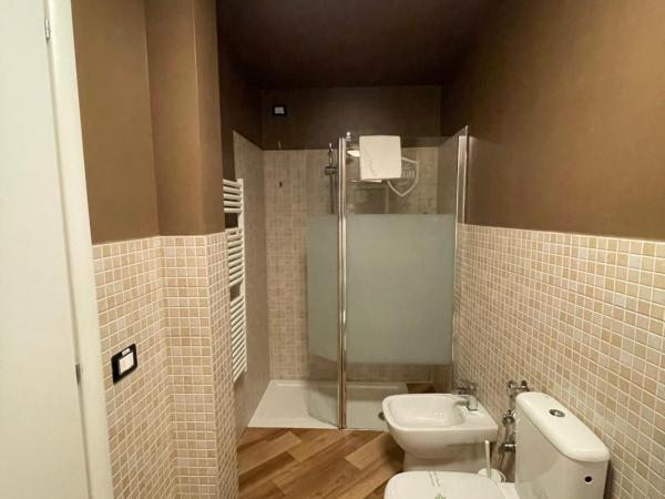 Villa Tower Inn : photo 2 de la chambre chambre double dans la dépendance