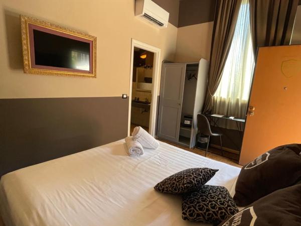 Villa Tower Inn : photo 4 de la chambre chambre double dans la dépendance