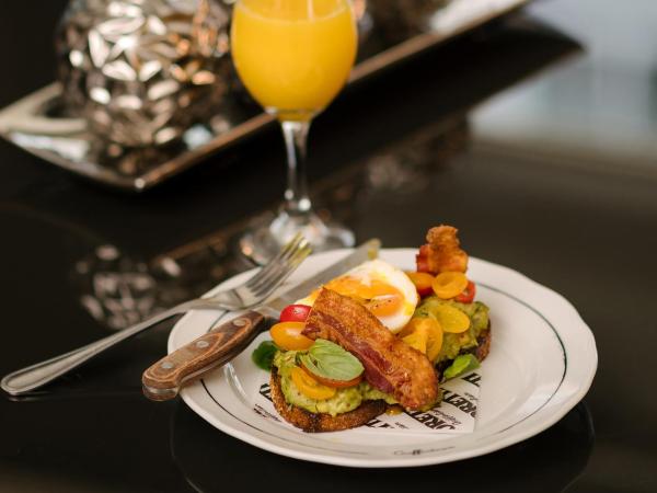 SoHo Hotel Toronto : photo 2 de la chambre chambre lit king-size deluxe