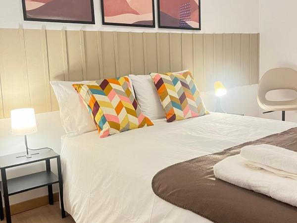 Alvalade II Airport Guest House : photo 4 de la chambre chambre double avec salle de bains commune