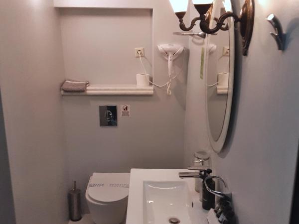 Hamam Oriental Suites : photo 5 de la chambre suite lit queen-size avec baignoire spa