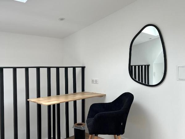 Beatrice et Emmanuel Meublé Eiffel : photo 3 de la chambre studio standard - 3ème Étage