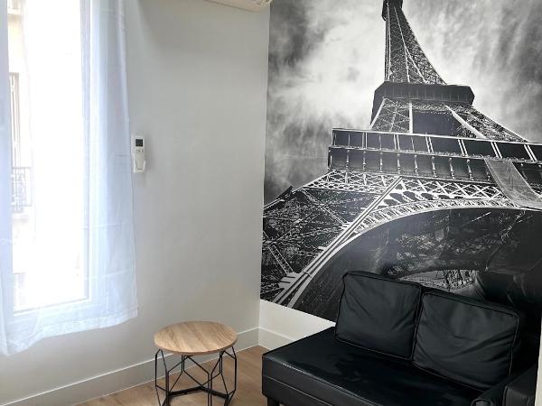 Beatrice et Emmanuel Meublé Eiffel : photo 6 de la chambre studio standard - 3ème Étage