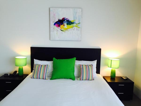 Cairns Private Apartments : photo 2 de la chambre appartement 1 chambre avec vue sur le port