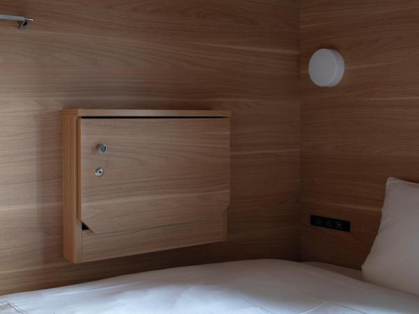 Grids Tokyo Ueno Hotel&Hostel : photo 8 de la chambre chambre familiale avec salle de bains commune