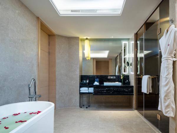 Crowne Plaza Xi'an, an IHG Hotel : photo 8 de la chambre one-bedroom suite with dining area