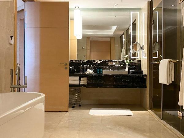 Crowne Plaza Xi'an, an IHG Hotel : photo 6 de la chambre one-bedroom suite with dining area