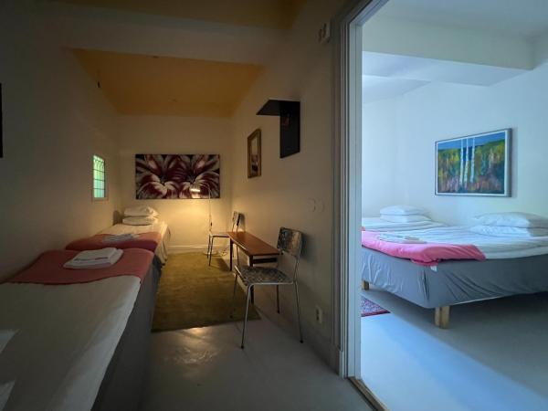 Reimersholme Hotel : photo 3 de la chambre chambre quadruple avec salle de bains privative