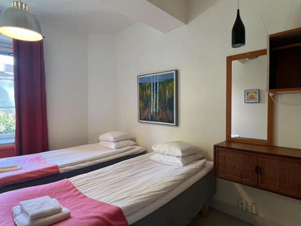 Reimersholme Hotel : photo 4 de la chambre chambre quadruple avec salle de bains privative