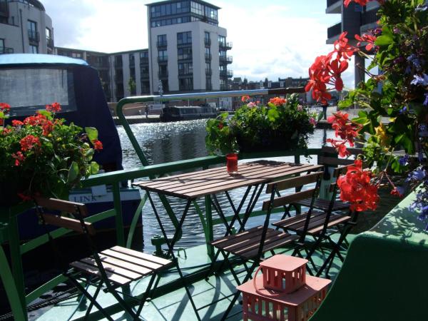 The Four Sisters Boatel - Houseboat : photo 4 de la chambre péniche de luxe