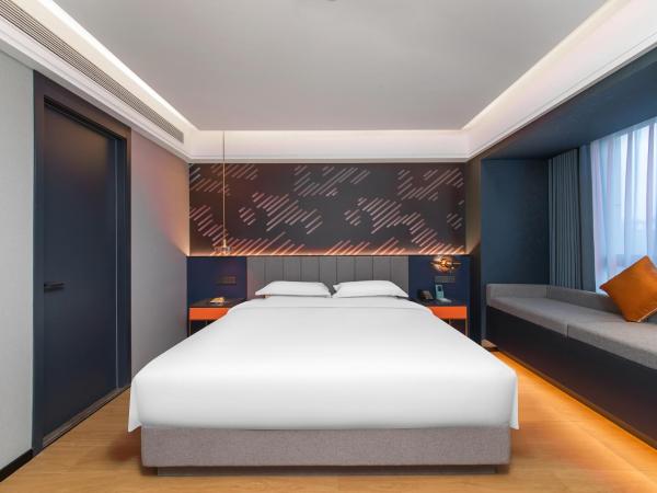 R ROYALSS HOTE Qujiang Dayan Pagoda : photo 2 de la chambre chambre double deluxe