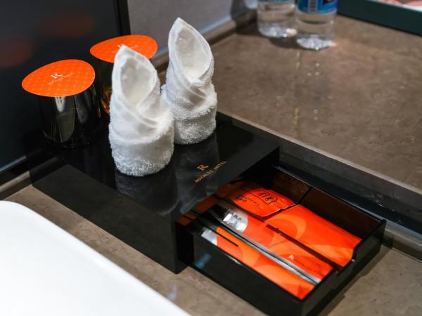 R ROYALSS HOTE Qujiang Dayan Pagoda : photo 4 de la chambre chambre double