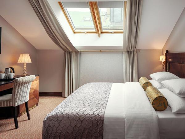 COSMOPOLITAN Hotel Prague : photo 4 de la chambre chambre deluxe double ou lits jumeaux