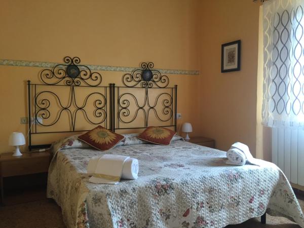 Hotel Aline : photo 1 de la chambre chambre double avec salle de bains privative