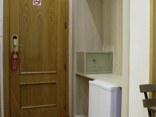 Hostal Las Fuentes : photo 6 de la chambre chambre double supérieure