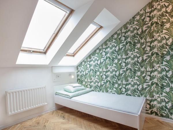 Dizzy Daisy Hostel : photo 2 de la chambre chambre lits jumeaux avec salle de bains commune