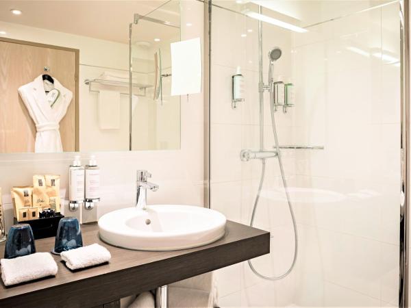 Hotel Croisette Beach Cannes - Mgallery : photo 10 de la chambre chambre queen ou lits jumeaux supérieure 