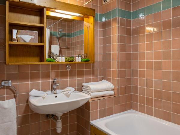 Hôtel Courcheneige : photo 6 de la chambre chambre familiale supérieure