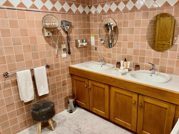 Hôtel Courcheneige : photo 5 de la chambre suite