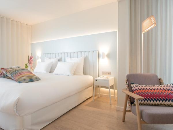 Hotel Croisette Beach Cannes - Mgallery : photo 7 de la chambre chambre lit queen-size deluxe avec balcon