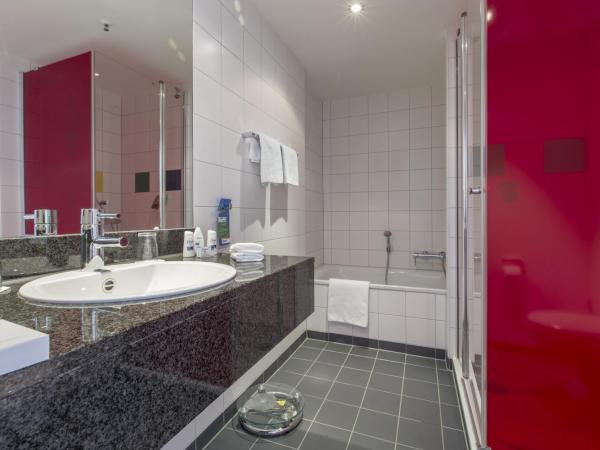Park Inn by Radisson Frankfurt Airport : photo 8 de la chambre suite