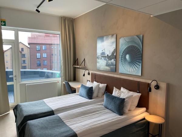 Pilot Airport Hotel : photo 6 de la chambre chambre lits jumeaux confort