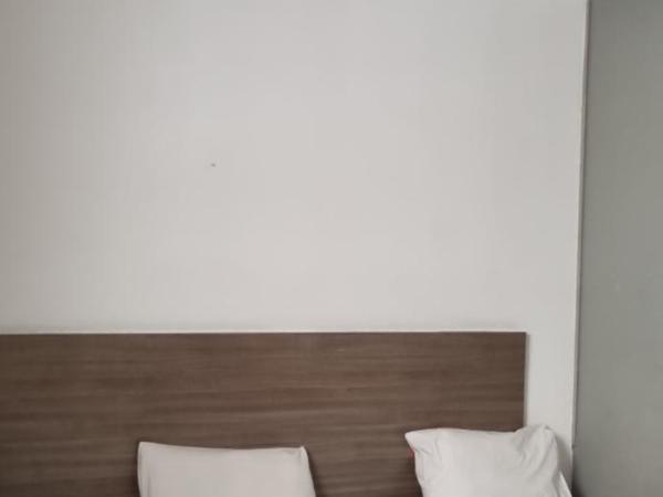 Novo Hotel Barro Preto : photo 2 de la chambre chambre triple