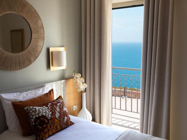 Santateresa : photo 3 de la chambre chambre double supérieure avec balcon - vue sur mer