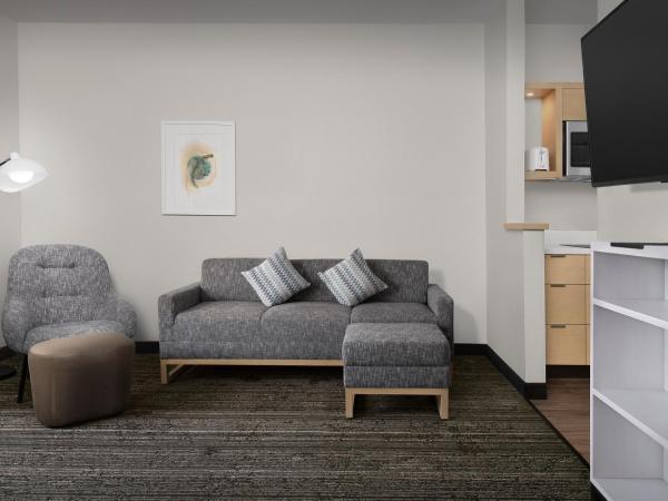 TownePlace Suites Sacramento Cal Expo : photo 3 de la chambre suite 1 chambre lit queen-size avec canapé-lit