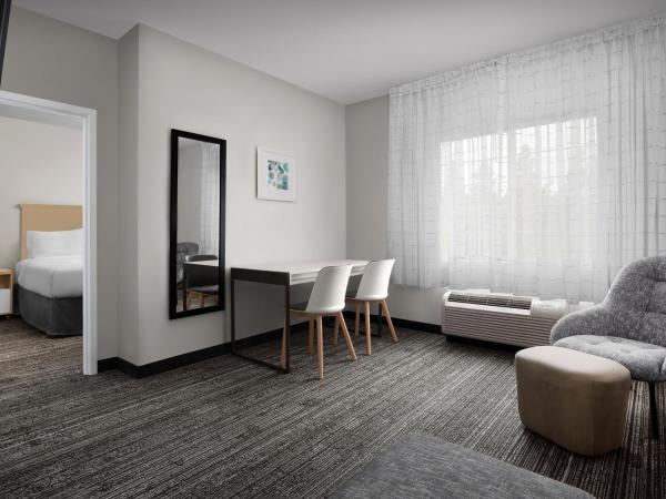 TownePlace Suites Sacramento Cal Expo : photo 1 de la chambre suite 1 chambre lit queen-size avec canapé-lit