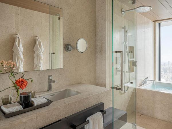 Four Seasons Hotel Osaka : photo 5 de la chambre chambre lit king-size premier