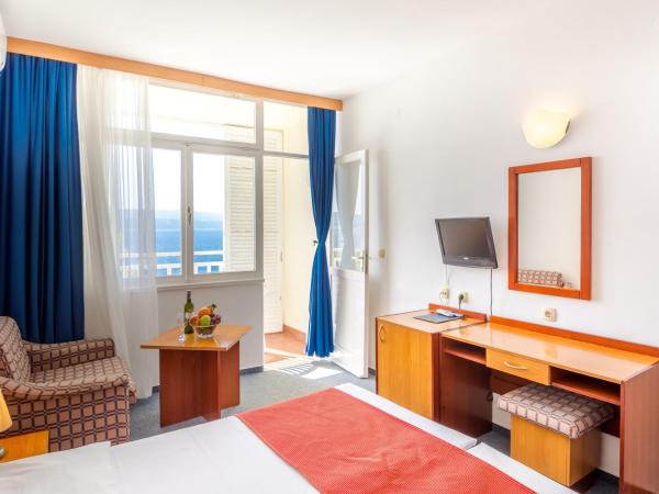 Holiday Village Sagitta - Light All Inclusive : photo 7 de la chambre chambre double supérieure avec balcon et vue sur la mer