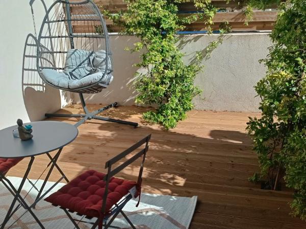 La Fleur de Sel : photo 7 de la chambre chambre lit king-size avec baignoire spa