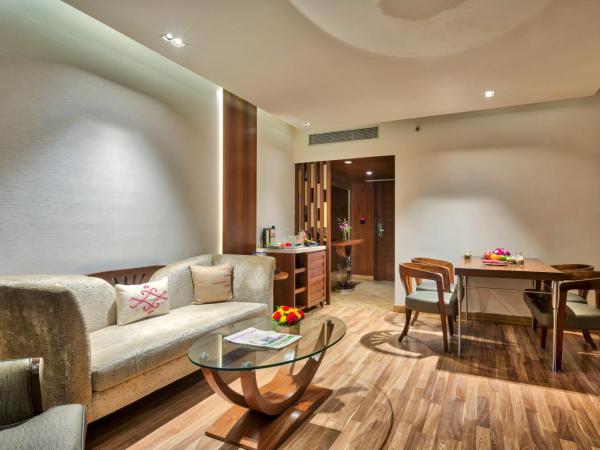 Grand Chennai by GRT Hotels : photo 5 de la chambre suite de luxe avec transferts aller-retour pour l'aéroport