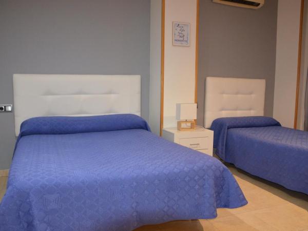 Hostal Mont Royal : photo 10 de la chambre chambre double ou lits jumeaux