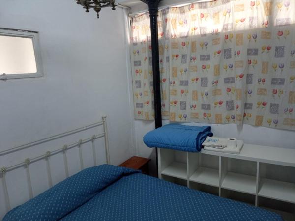 Pensión Santa María la Blanca : photo 4 de la chambre chambre double avec salle de bains commune