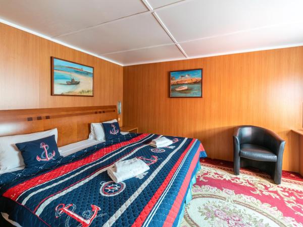 Botel Albatros : photo 1 de la chambre chambre triple classique