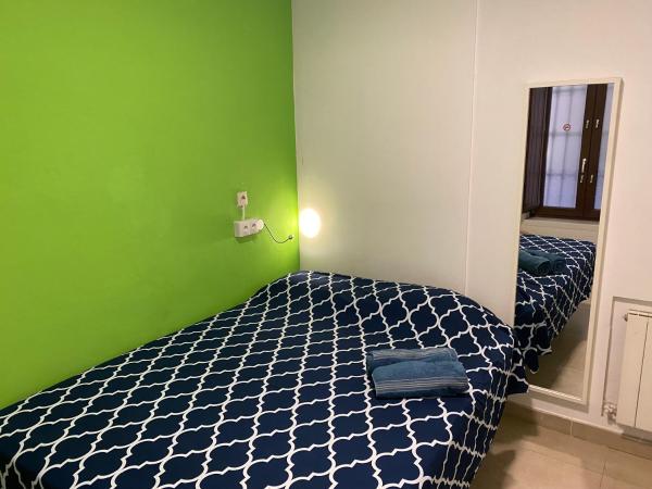 Oh! My Hostel : photo 1 de la chambre chambre double avec salle de bains commune