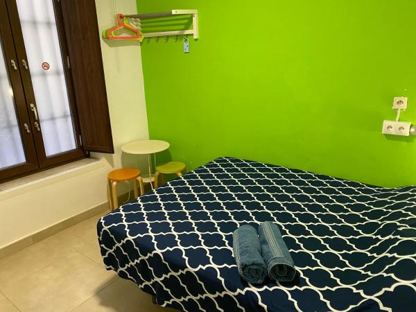 Oh! My Hostel : photo 2 de la chambre chambre double avec salle de bains commune