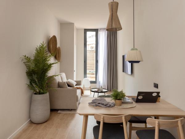 Líbere Barcelona Sant Antoni : photo 2 de la chambre appartement avec terrasse