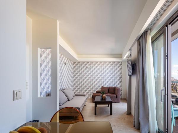 Steris Elegant Beach Hotel & Apartments : photo 1 de la chambre suite junior - vue sur mer