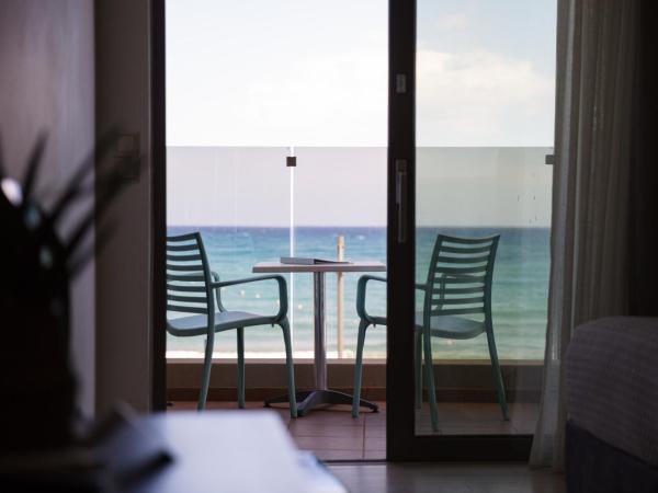 Steris Elegant Beach Hotel & Apartments : photo 6 de la chambre studio exécutif avec vue sur la mer