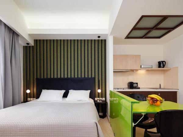 Steris Elegant Beach Hotel & Apartments : photo 5 de la chambre studio - vue partielle sur mer