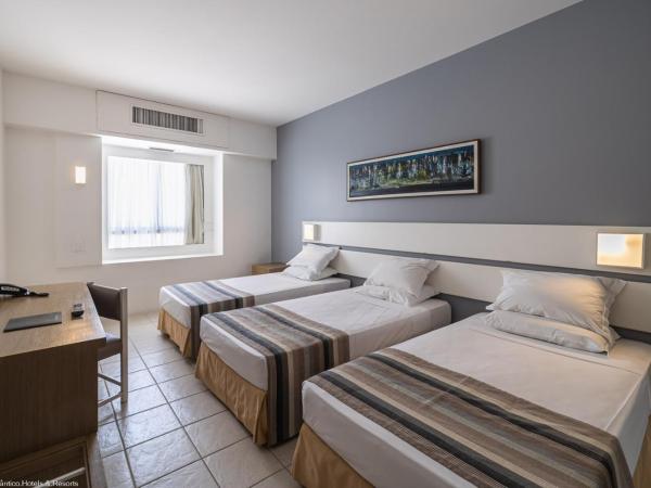 Oasis Imperial & Fortaleza : photo 2 de la chambre chambre triple supérieure avec vue sur la piscine