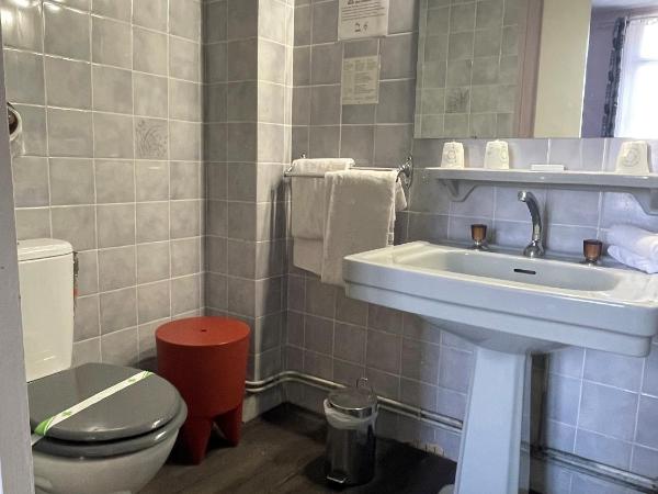 Hotel De France : photo 7 de la chambre chambre triple