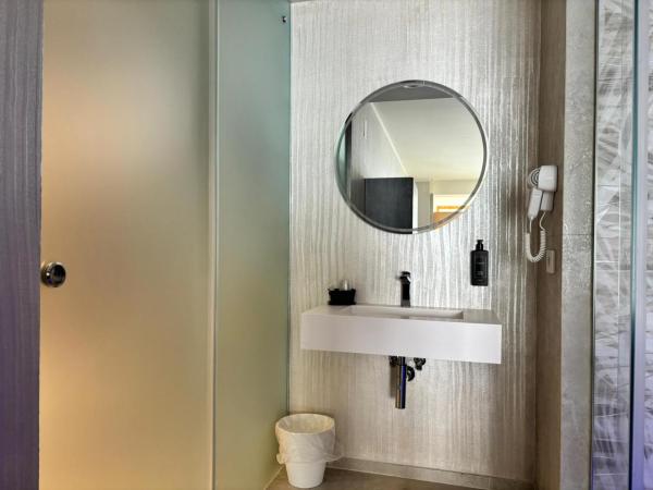 Catania Sea Palace Hotel : photo 5 de la chambre suite avec jacuzzi