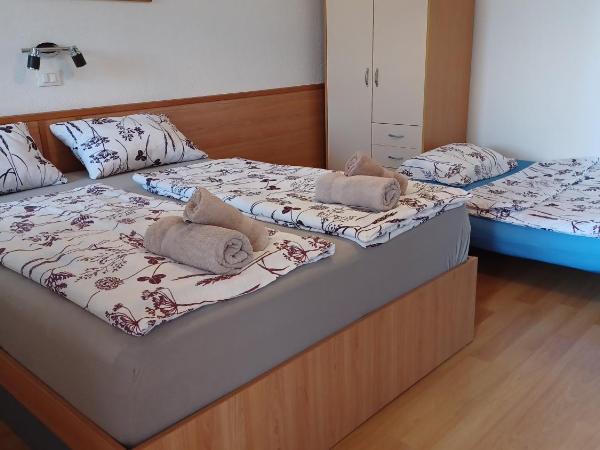 Apartments Villa Adamović : photo 4 de la chambre studio avec terrasse