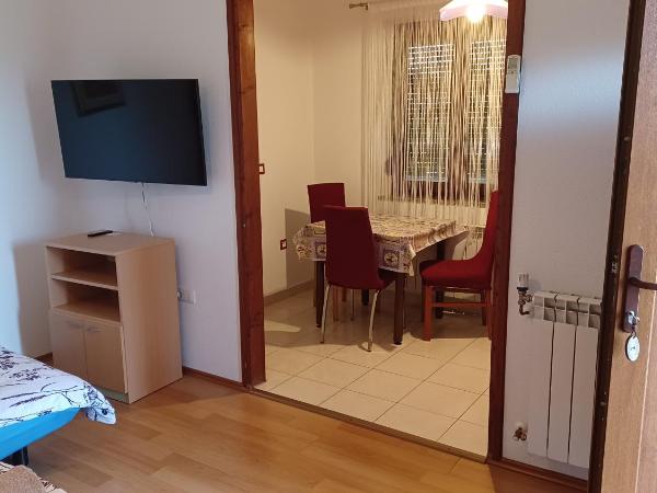 Apartments Villa Adamović : photo 7 de la chambre studio avec terrasse