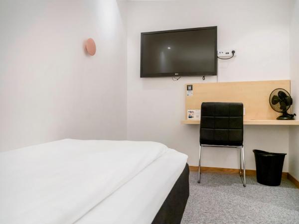 First Hotel Dragonen : photo 2 de la chambre chambre simple sans fenêtre